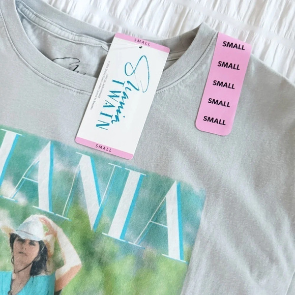 NWT Shania Twain Band Tee Oversized Women’s Size Small Gray Concert Shirt Boxy - Picture 2 of 7